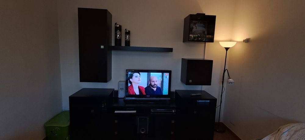 Móvel de sala com mesa de centro