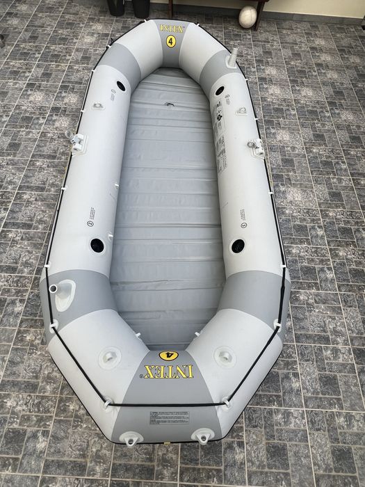 Bote insuflável semi-rígido 4 pessoas