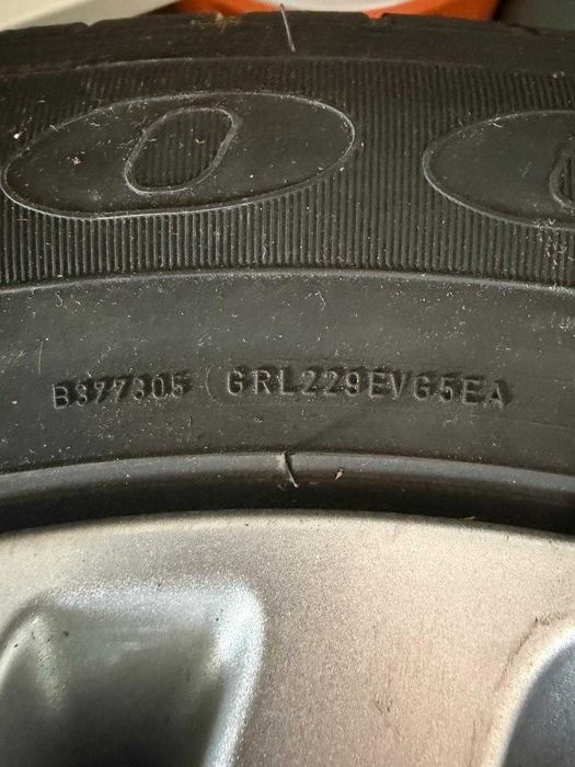 Vendo Pneus EAGLE Novos De origem de Evoke dynamic S /Jantes á parte