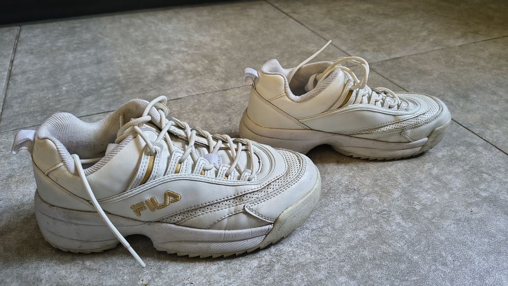 Buty białe Fila r. 38 wiązane na spacery, sportowe