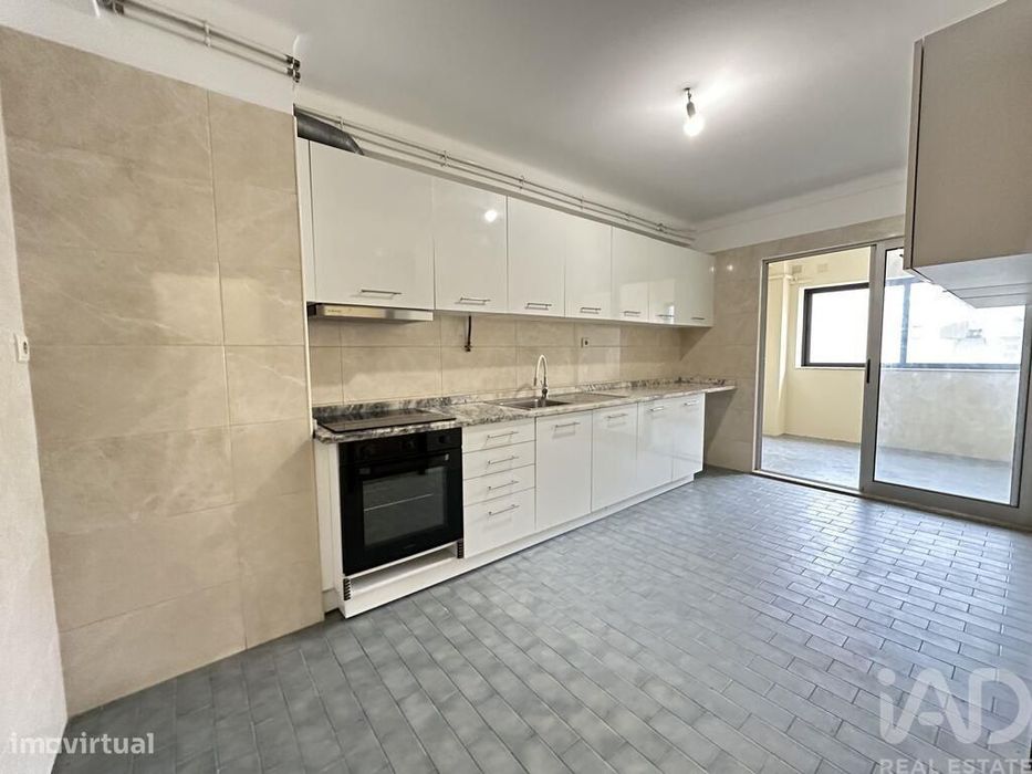 Apartamento T3 em Arcozelo de 125 m2