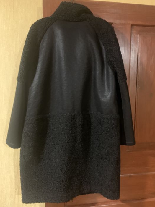 Жіноче стильне двосторонне пальто з штучного каракуля. Італія. Xl