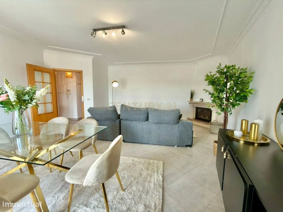 Exclusivo Apartamento Duplex T2+2 com Vista Mar, Terraços Panorâmicos