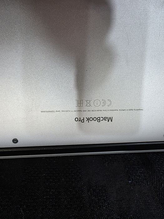 Ноутбук Apple A1398 MacBook Pro 15.4 i7 16 озу ssd 256