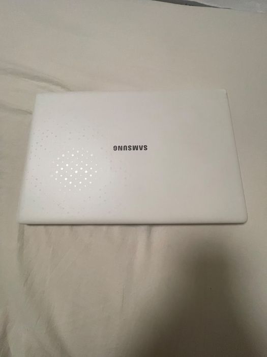 Samsung Notebook Flash F30 (Windows 11) — Como Novo