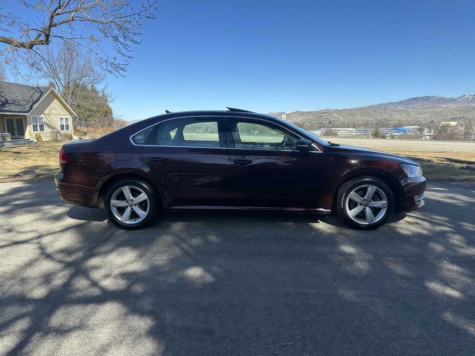 Volkswagen Passat SE      2013