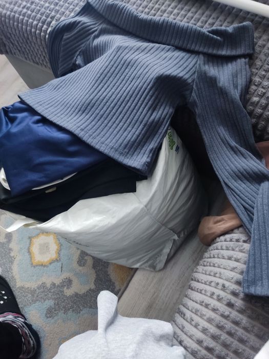 Ciuchy ubrania dla dziewczynki