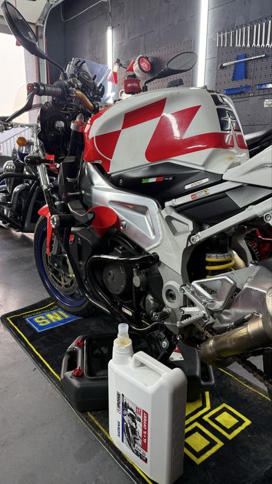Aprilia Tuono 1000