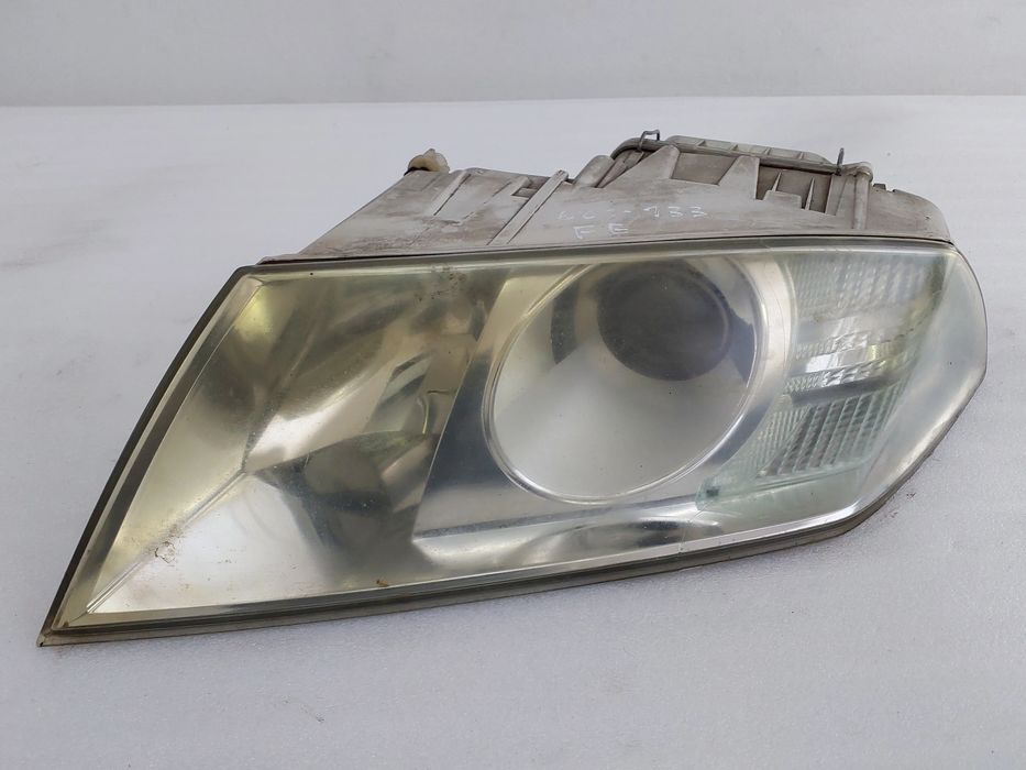 Ótica / farol esquerda SKODA Octavia II Break (1Z5)