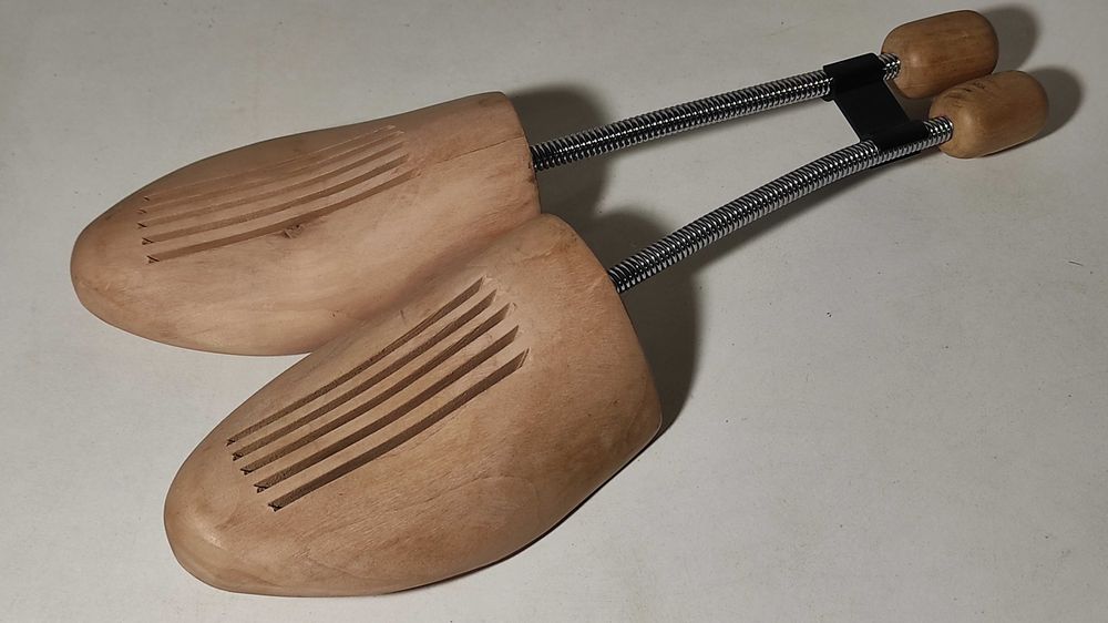 Колодка-формотримач дерев"яний (бук) з отворами США р.44-45 нові