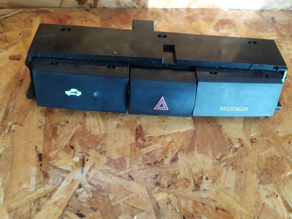 BOTÃO 4 PISCAS TOYOTA COROLLA VERSO AR10 04-08