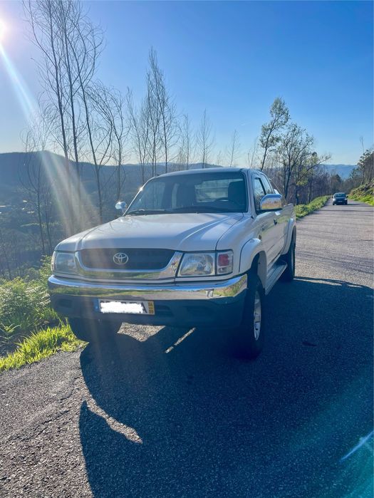 Toyota hilux 2.5 4x4