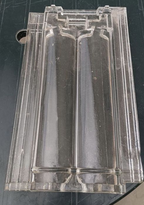 Telhas marselha, em vidro