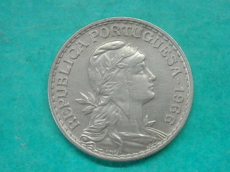 1437 - República: 1 escudo 1966 alpaca, por 1,50