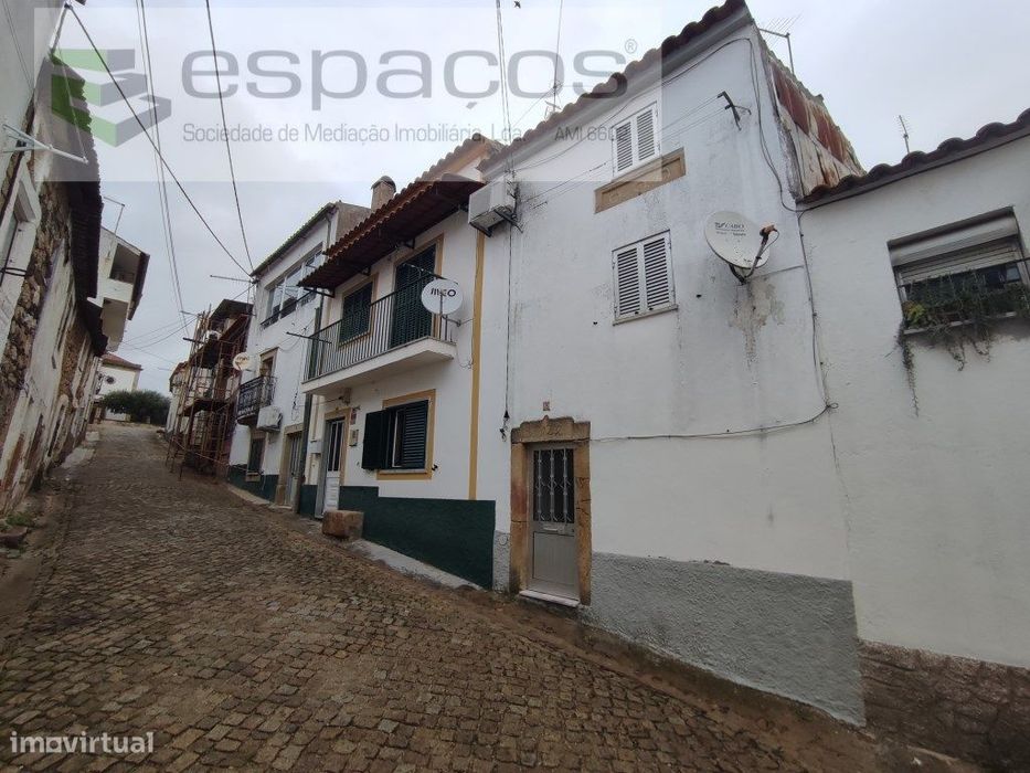 Pequena moradia - Ladoeiro