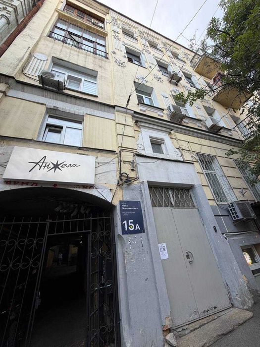 Продам 2 кімнатну квартиру в центрі, Мала Житомирська 15а, Майдан