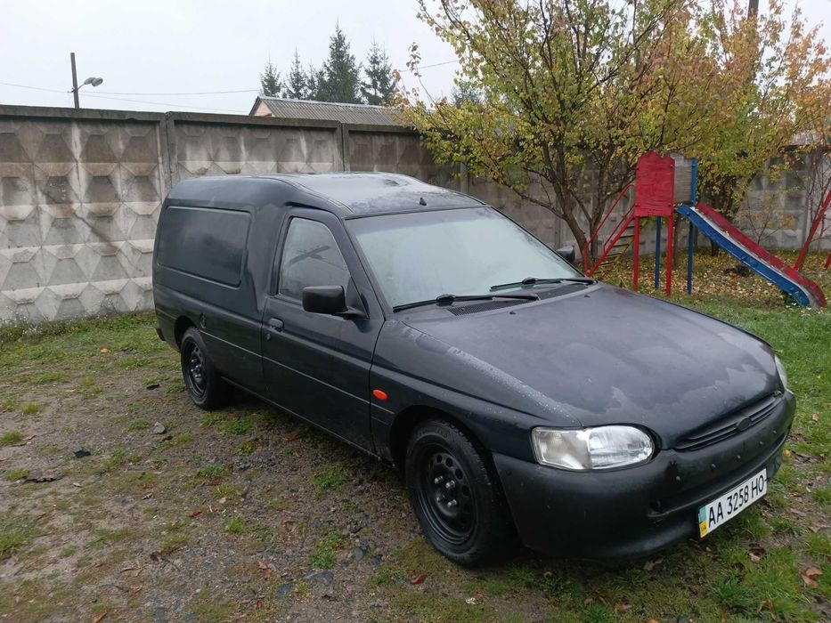 Продам авто форд ескорт експрес