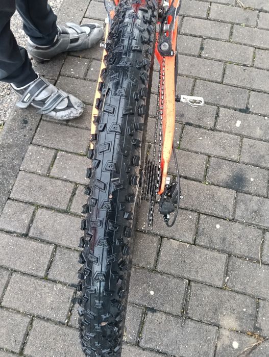 Vendo 2 bicicletas: 1 de estrada + 1 BTT