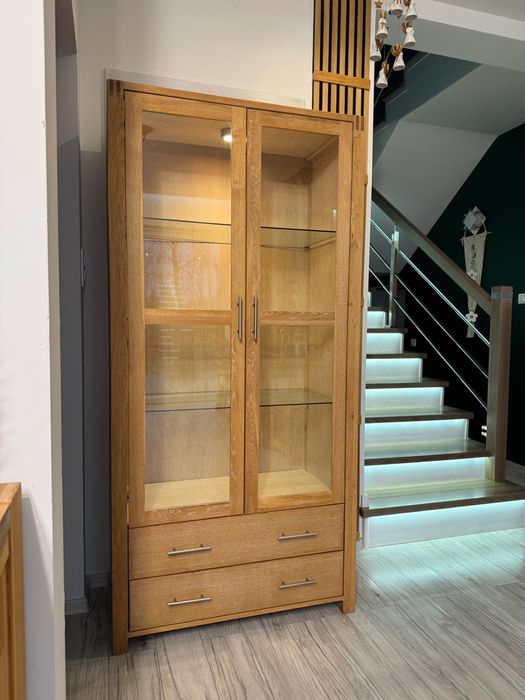 Witryna debowa z szufladkami