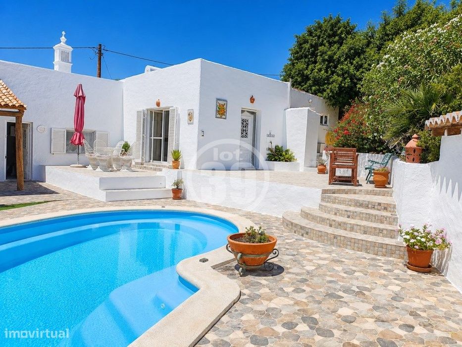 Encantadora Quinta Remodelada com Anexo, Piscina e Vista Campestre ...