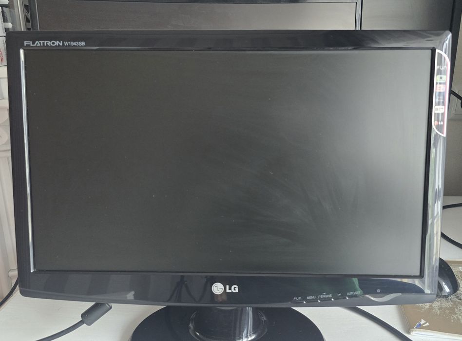 Монітор LG Flatron W1943SB-PF '19 бюджетний