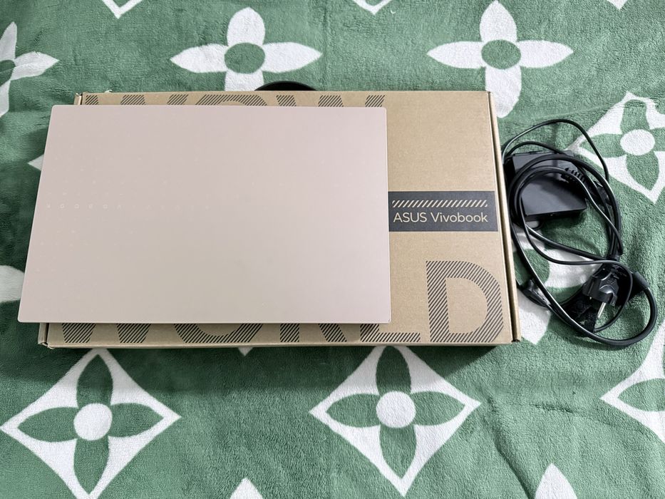 Ноутбук ASUS VivoBook / Ryzen 7