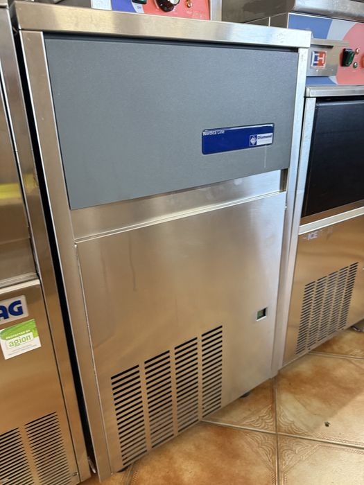 Maquina de gelo BREMA Cubo 45 kg Garantia e instalação