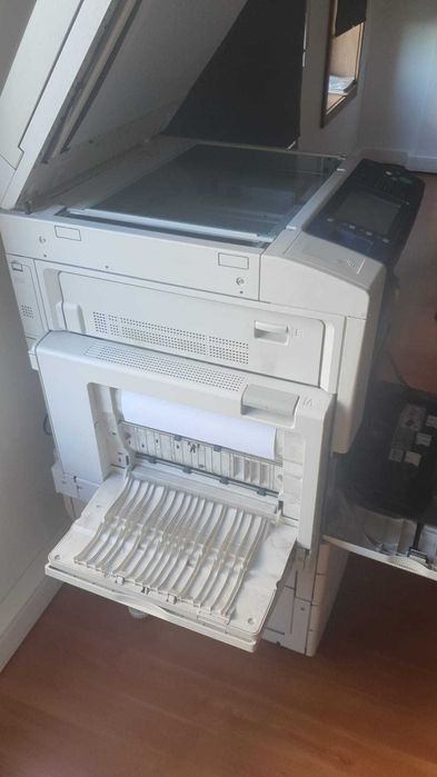 Impressora multifunções Xerox WorkCentre 7225