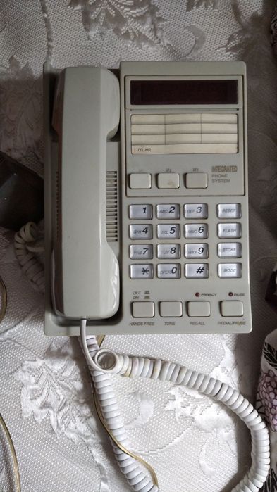 Продам набор 4 телефона