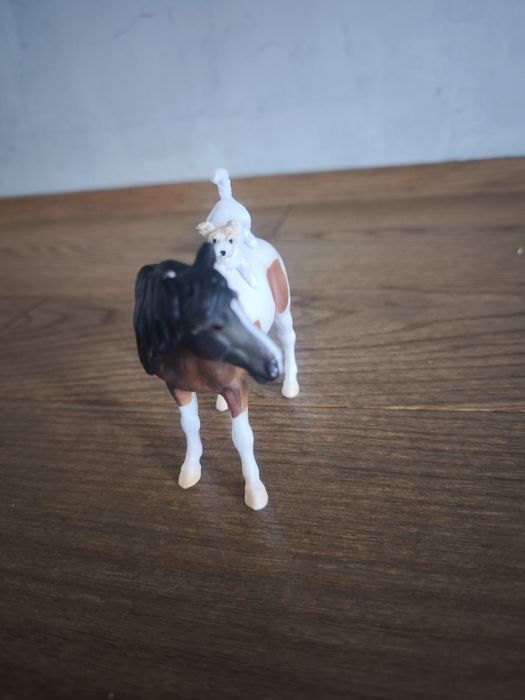 schleich, figurka Koń Mare & Terrier