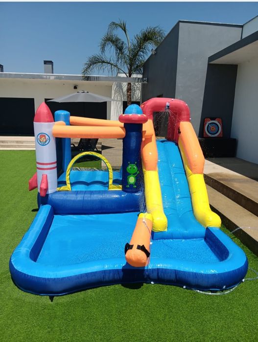 Insuflável com/sem água + trampolim