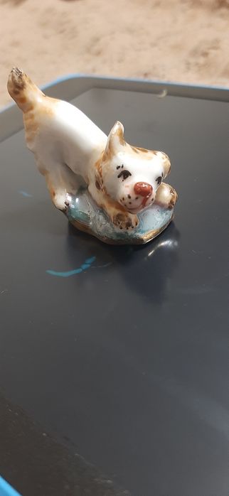 Продам статуэтку собачки