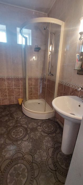 Продам 3-х эт дом в Новоселовке