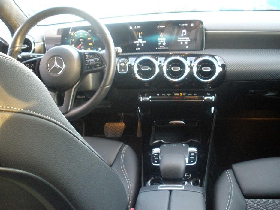 Mercedes A180d como novo. Impecávél . Com apenas 6.000 kms reais