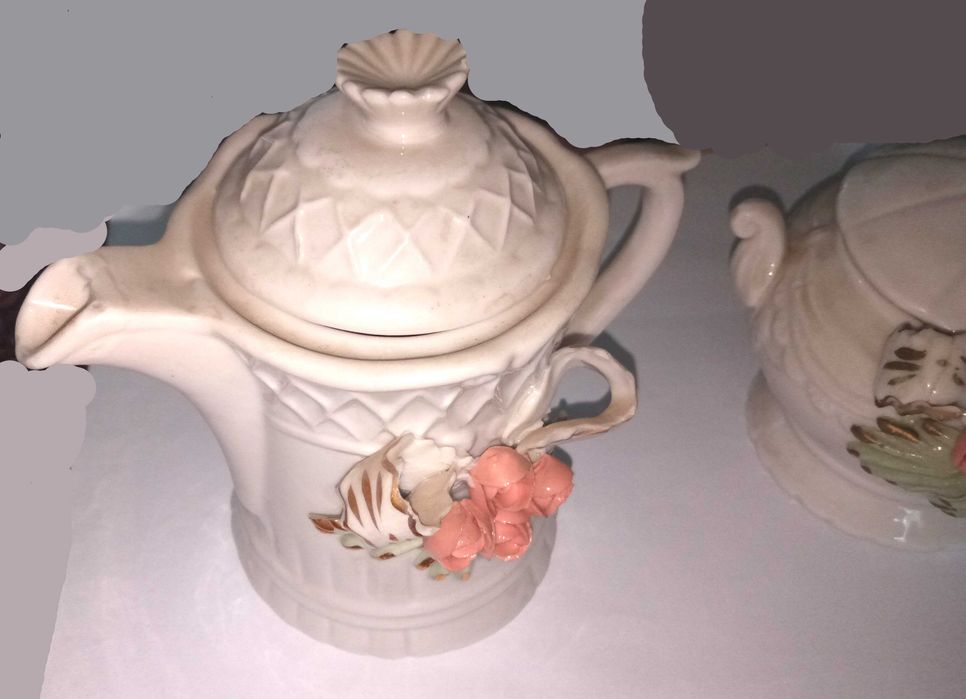 Фарфор чайник та цукорниця ручна лепка квітів