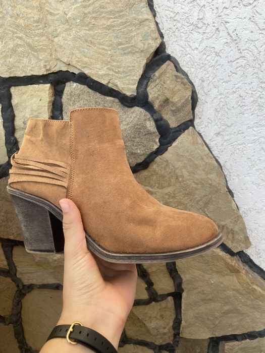 Осінні ботинки в дуже хорошому стані !