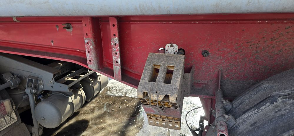 Продам полуприцеп  самосвал  на 30 кубов идеальное состояние