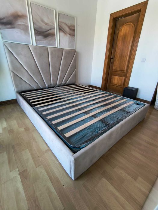 Camas De Casal Estofadas ALTA GAMA - MODELO RAYOS - Top de Gama 190x140m Estrado Incluído!!