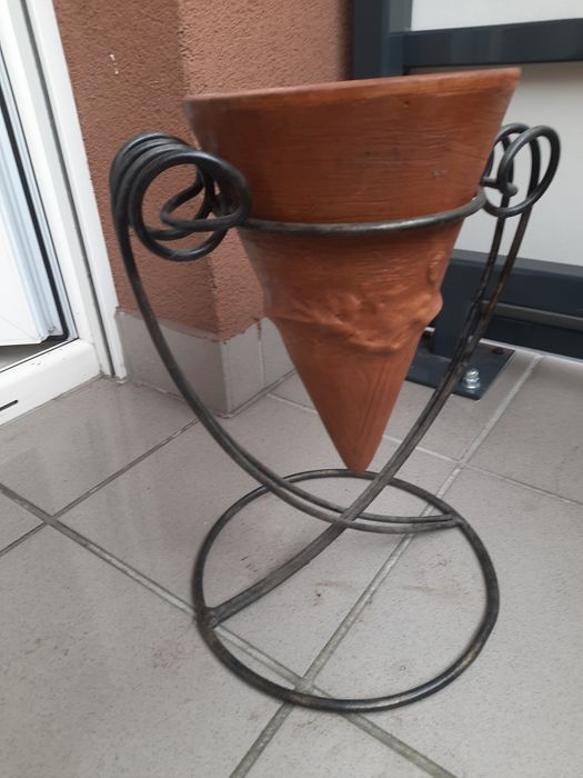 Donica ozdobna na stojaku