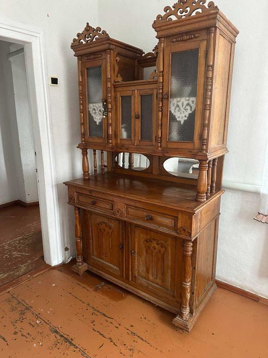 Кухонний сервант