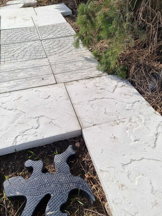 Płyta betonowa/krawężniki/korytka odwadniajace/płyta azurowa/