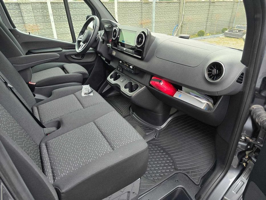 Капсула часу Новий Mercedes-Benz 319 CDI 3.0 (190 к.с.) 2021, 1 т.км