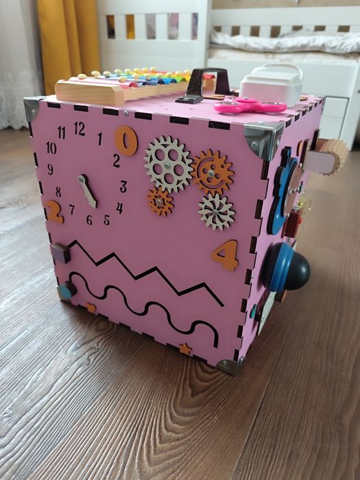 Бізікуб дерев’яний 30×30×30 см, розвиваюча іграшка, ідеальний стан