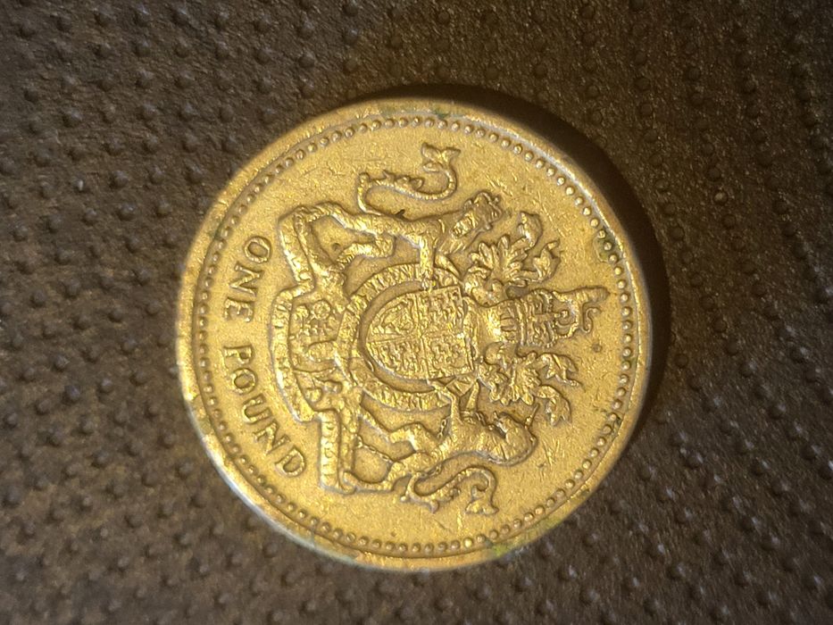 LIBRA esterlina rara de 1983