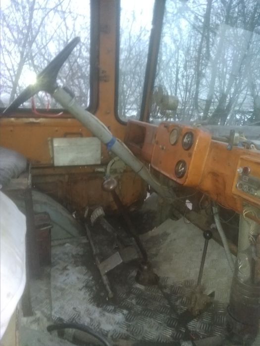 Саморобний трактор торг присутній