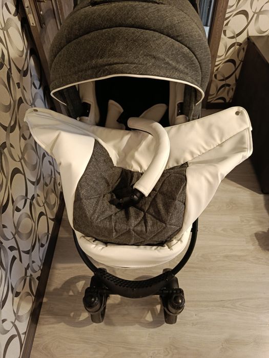 Продам коляску  в новом состоянии