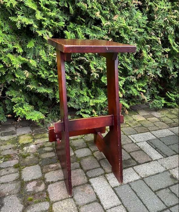 Solidny drewniany STOŁEK barowy/ KWIETNIK