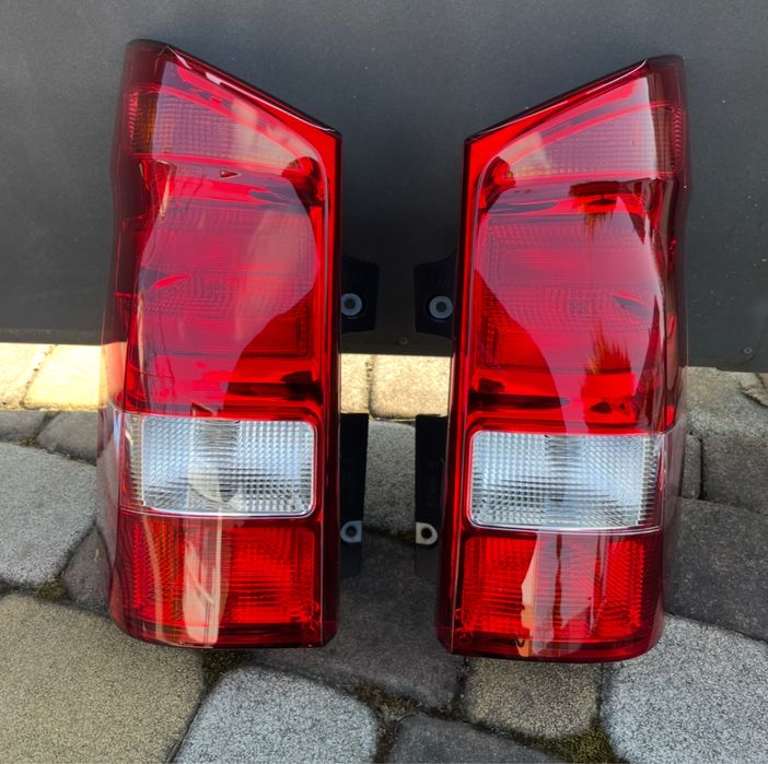Задні фанарі Vito W447 стан нових (оригінал)
