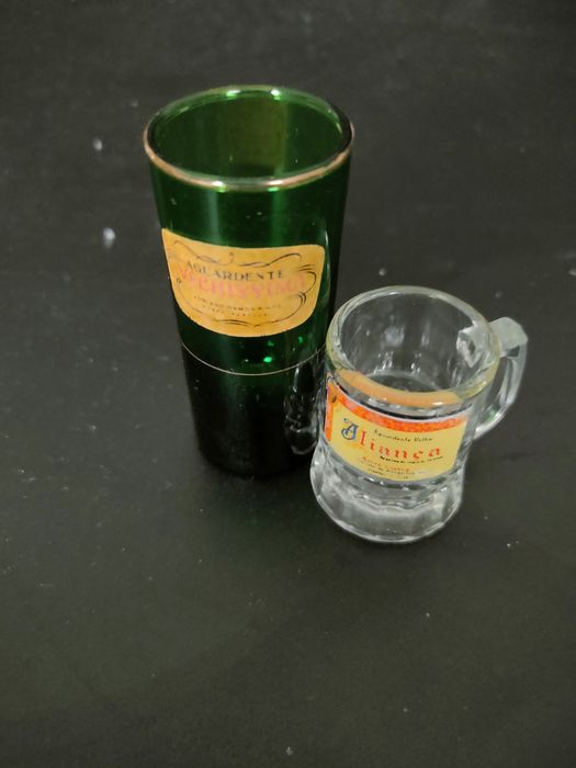 Conjunto de copos de shot.
