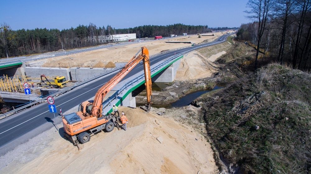 Odmulanie stawu | Pogłębianie | Koparka LONG 18 m
